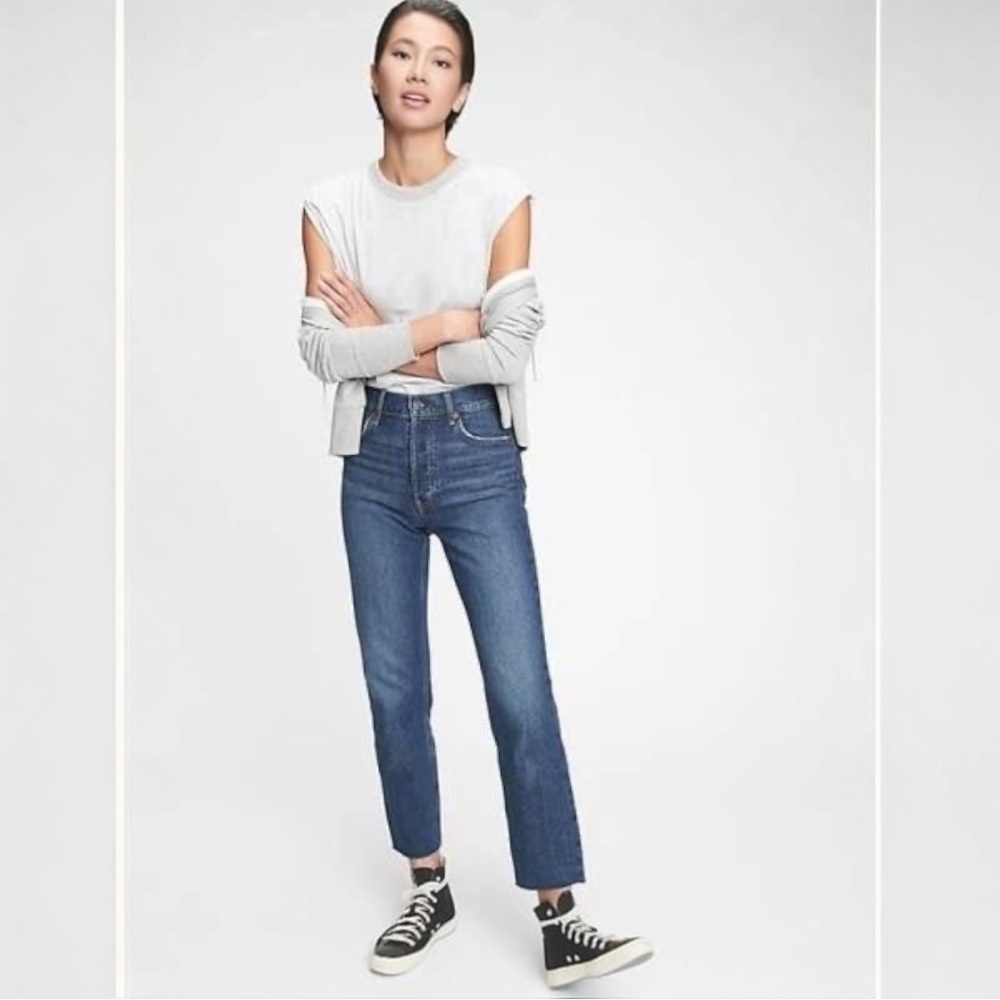 GAP | Cheeky Straight High Rise Frayed Hem Jeans | SZ 8